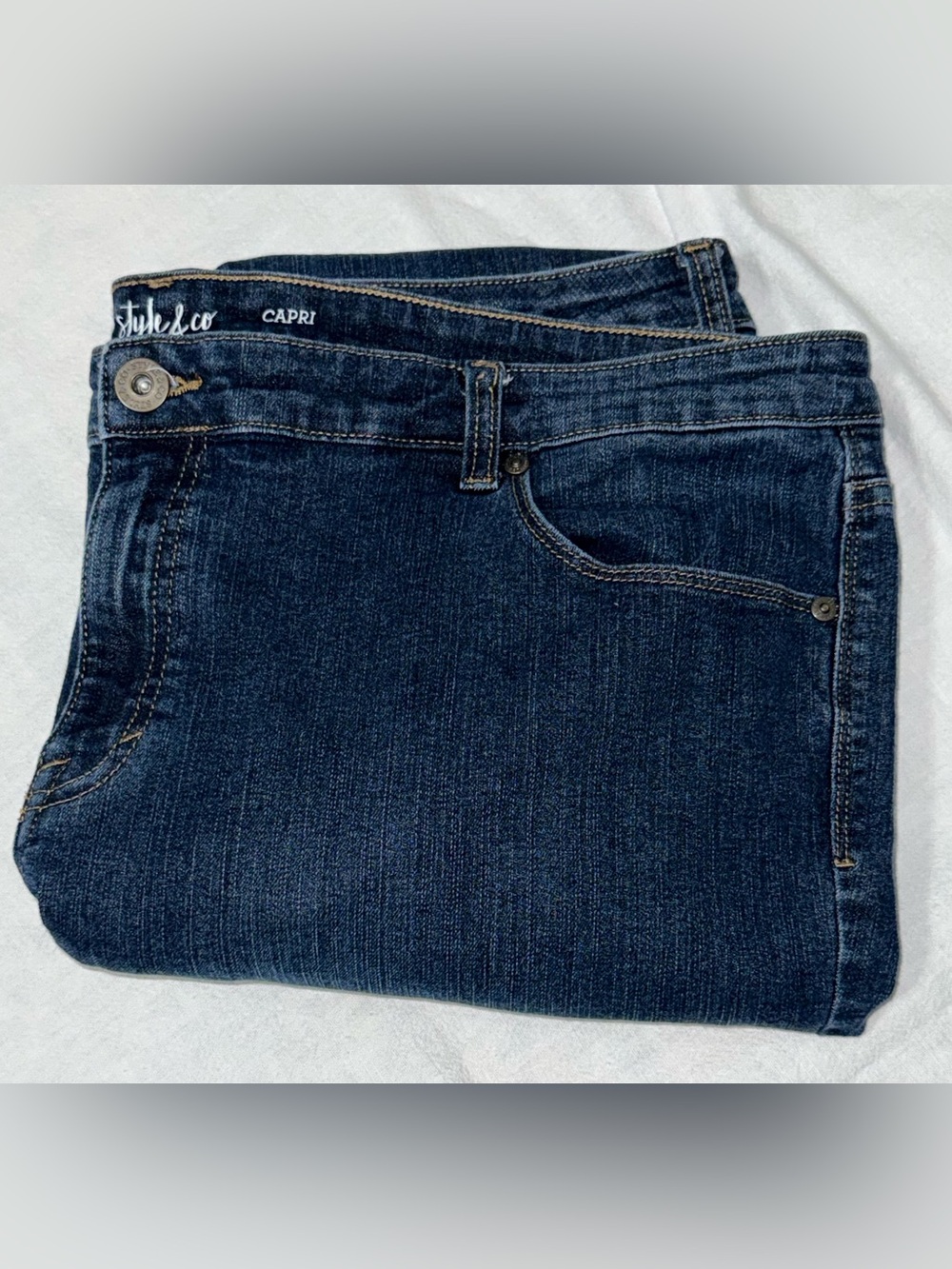 Style & Co. Women’s Plus 20W Medium Wash Mid-Rise Cuffed Denim Capris